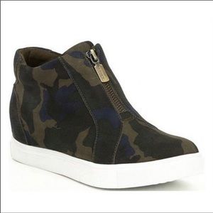 SALE! Blondo Women’s Glenda Sneakers; Suede Camo Wedge. Waterproof 6.5